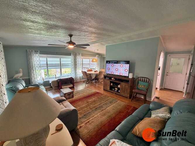 Listing Photo 10