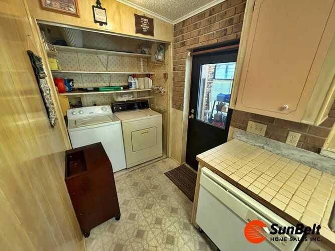 Listing Photo 11