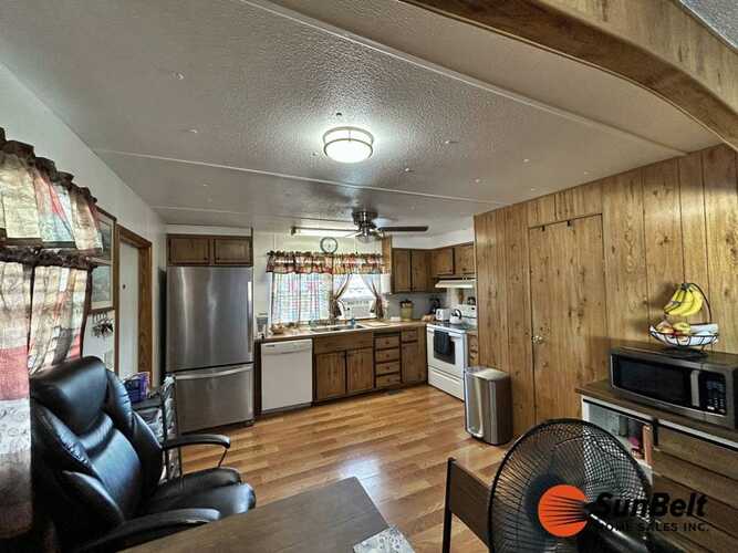 Listing Photo 12