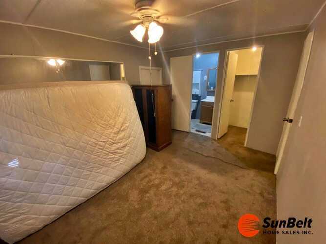 Listing Photo 11