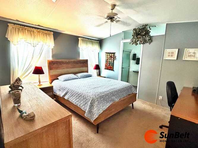 Listing Photo 8