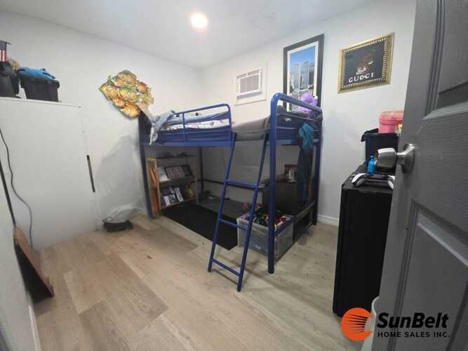Listing Photo 9