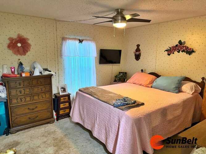 Listing Photo 11