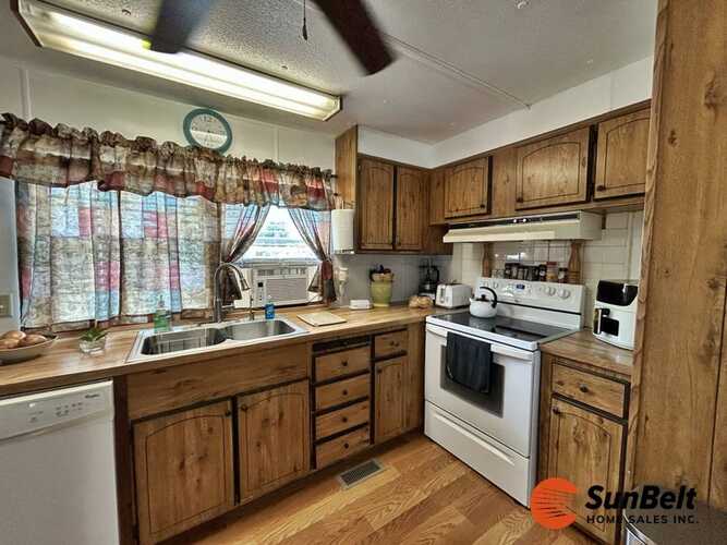 Listing Photo 8