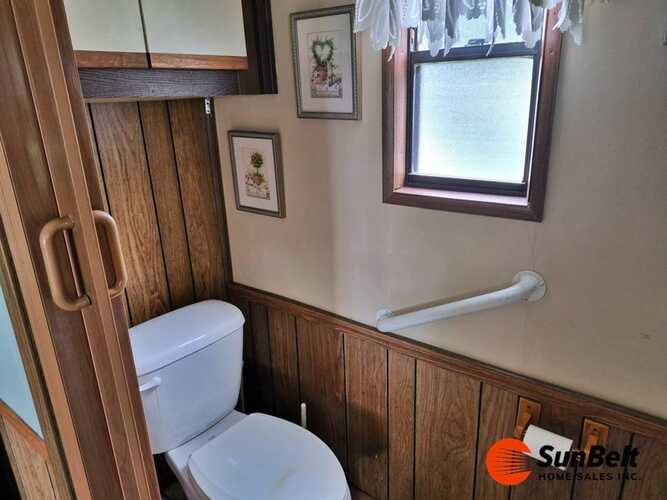 Listing Photo 12