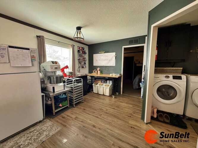 Listing Photo 10