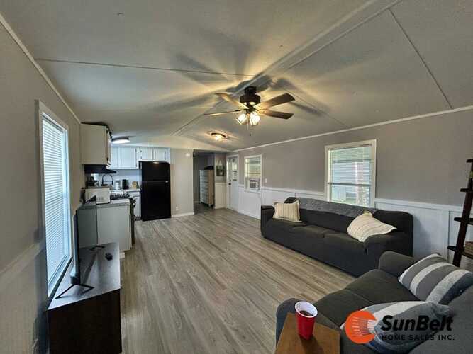 Listing Photo 8