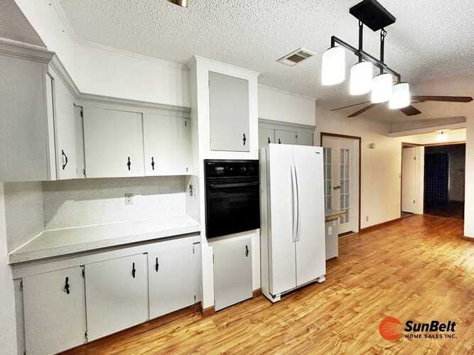 Listing Photo 8
