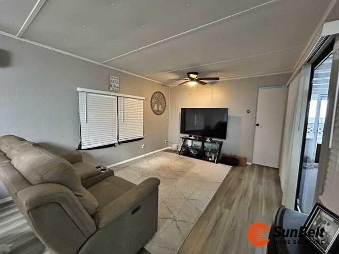Listing Photo 6