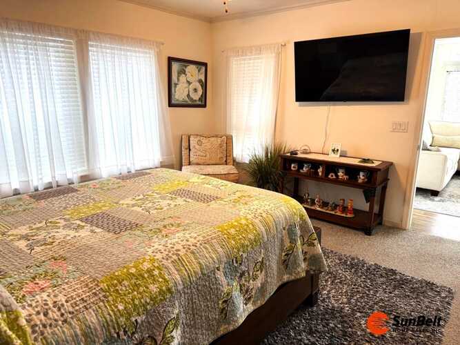 Listing Photo 11