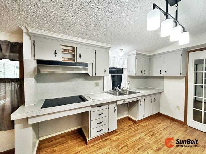 Listing Photo 10