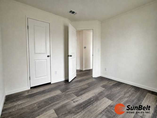 Listing Photo 8