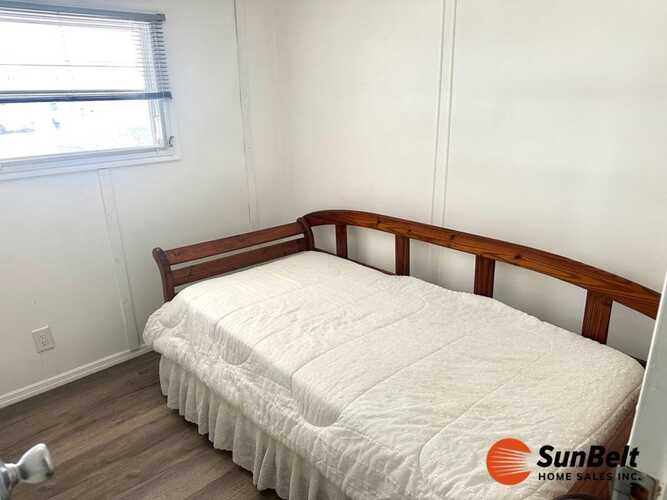 Listing Photo 10