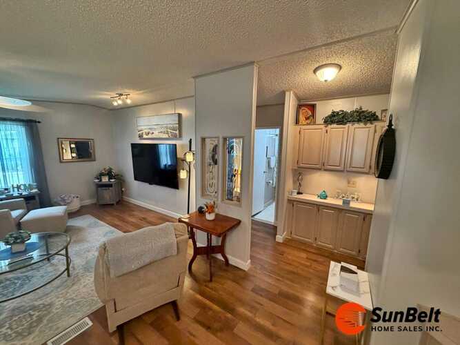 Listing Photo 12