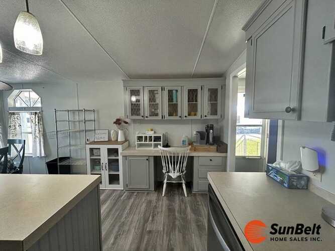 Listing Photo 11