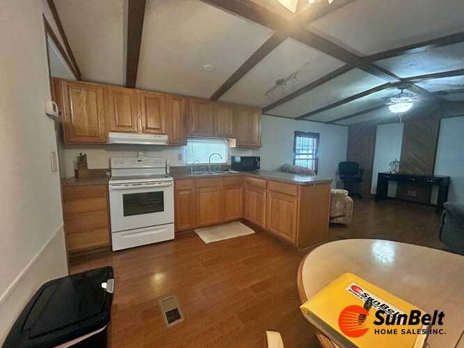 Listing Photo 10