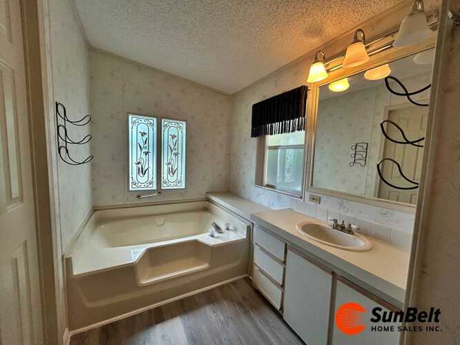 Listing Photo 32