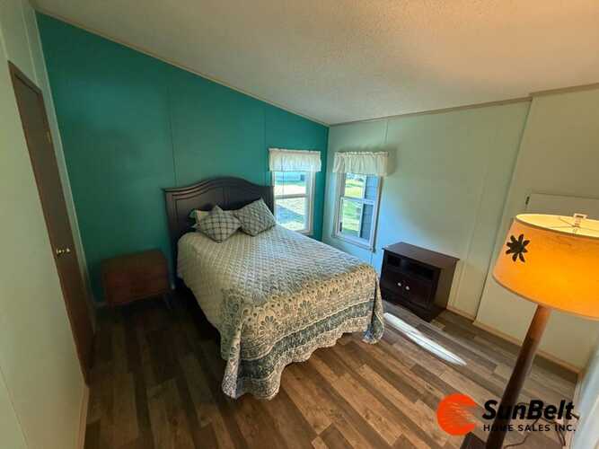 Listing Photo 12