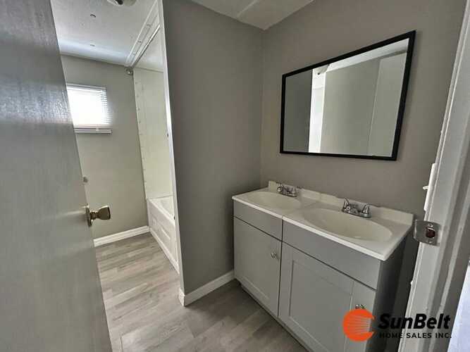 Listing Photo 12
