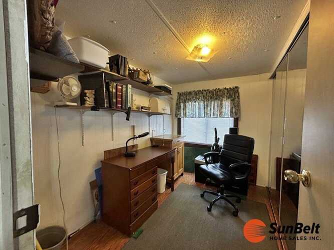 Listing Photo 12