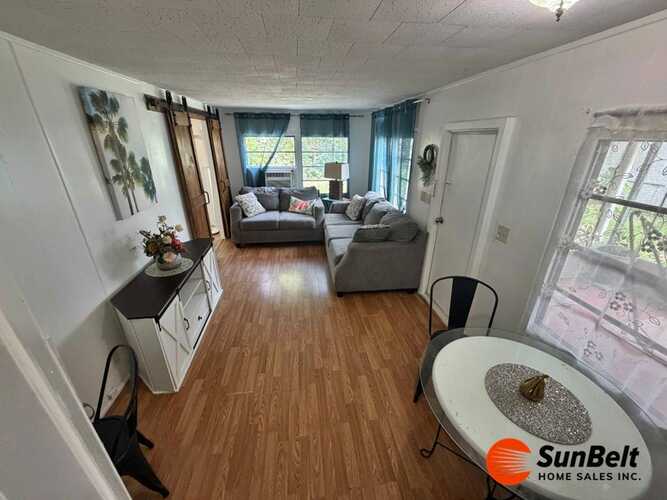 Listing Photo 12