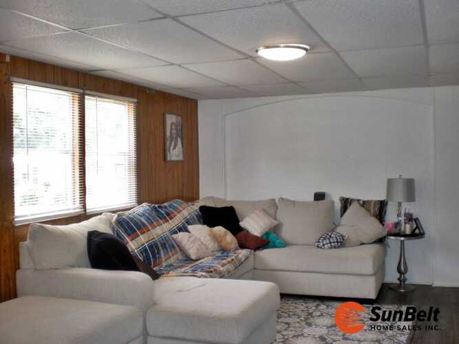 Listing Photo 11