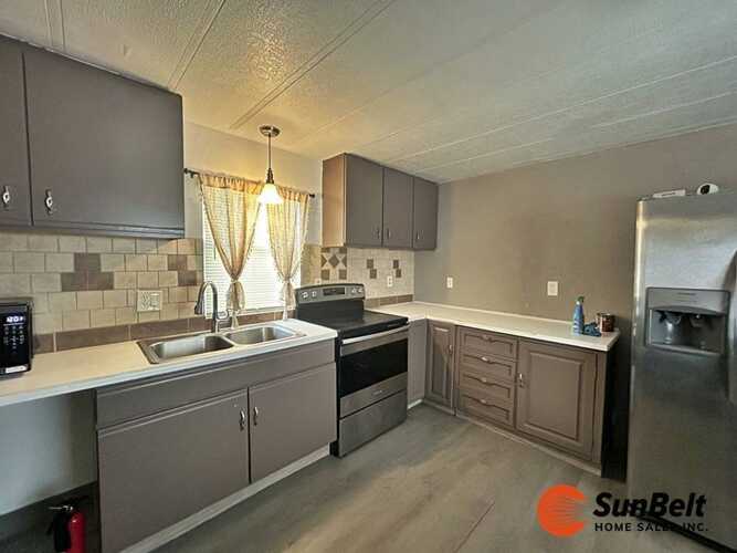 Listing Photo 11