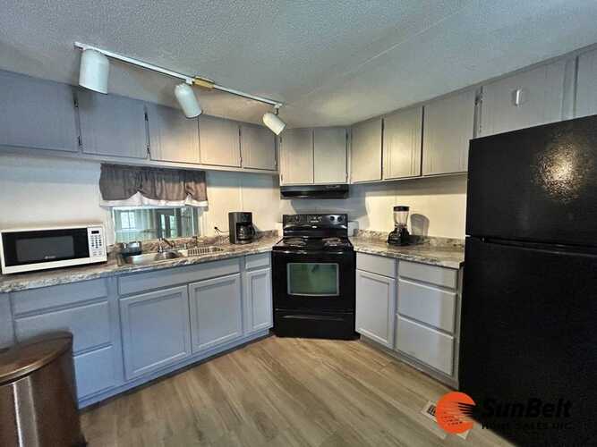 Listing Photo 12