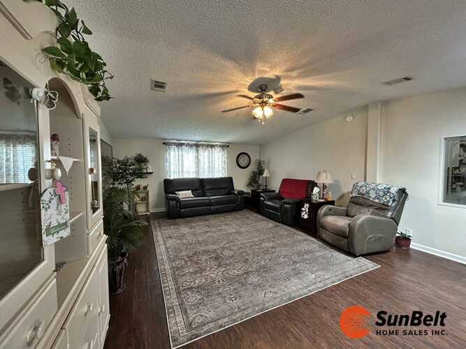 Listing Photo 7