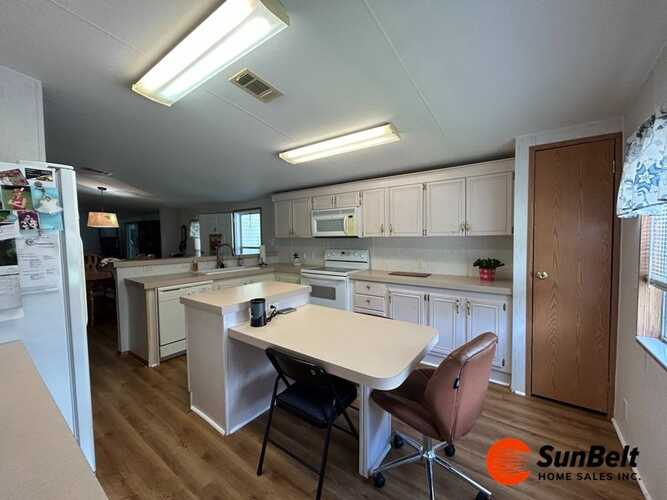 Listing Photo 14