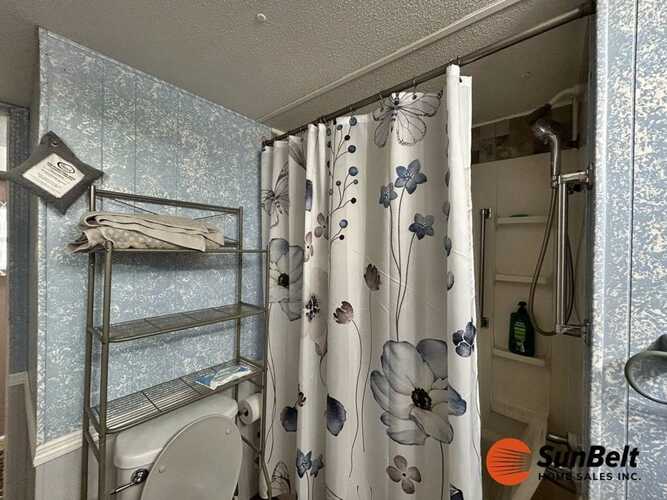 Listing Photo 11