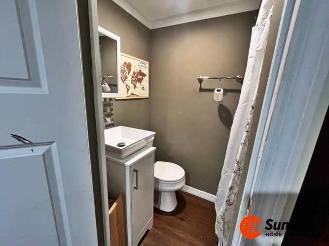 Listing Photo 10