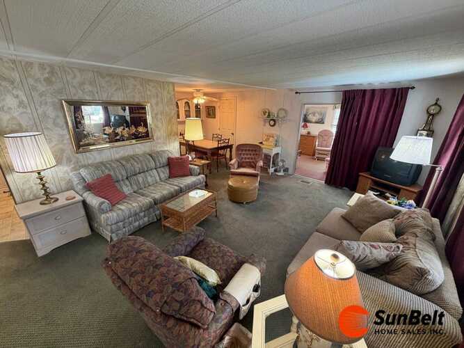 Listing Photo 12