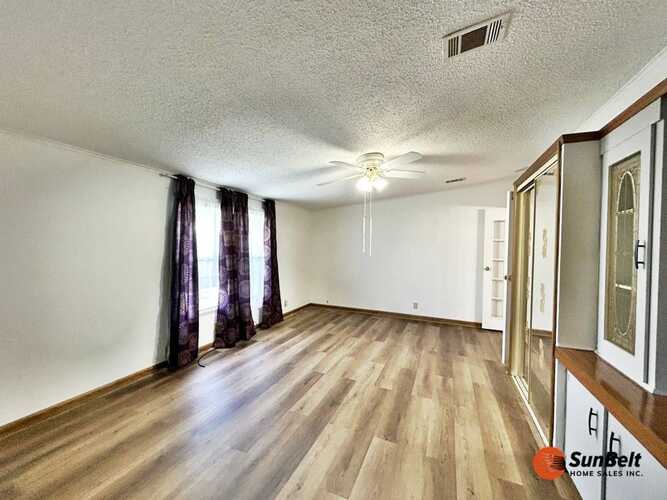 Listing Photo 14
