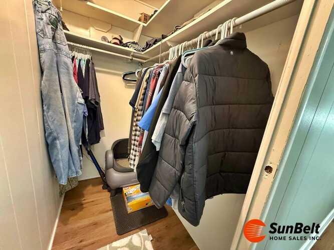 Listing Photo 12