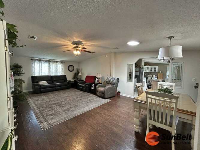 Listing Photo 6