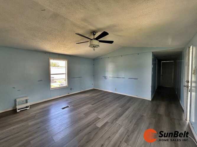Listing Photo 8