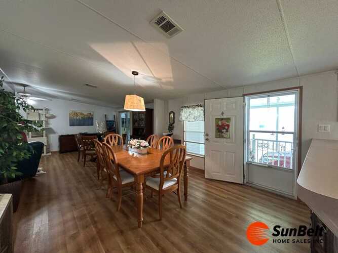 Listing Photo 8