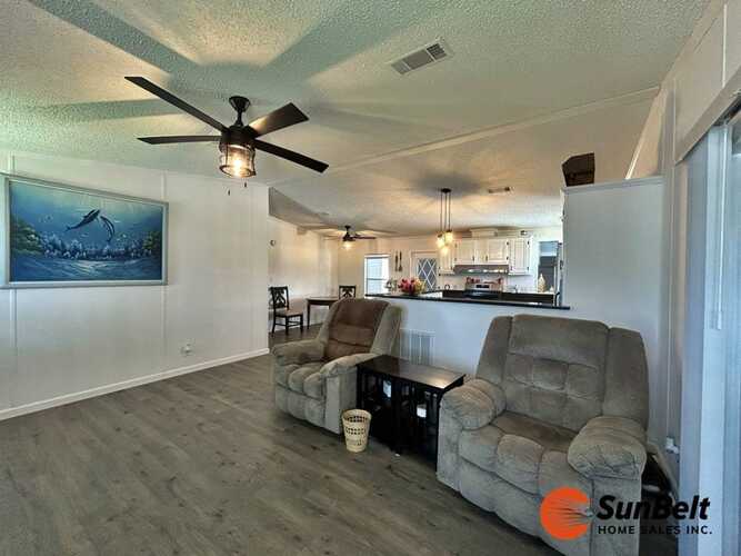 Listing Photo 12