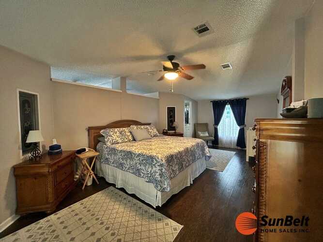 Listing Photo 37