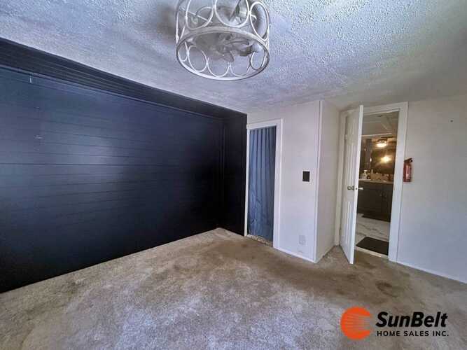 Listing Photo 9