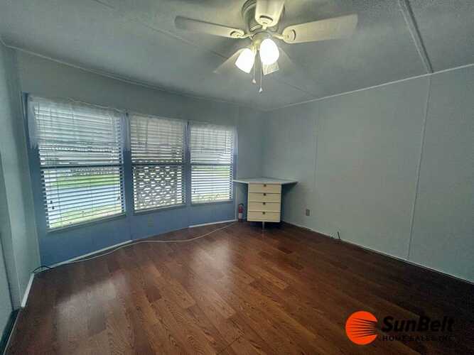 Listing Photo 16