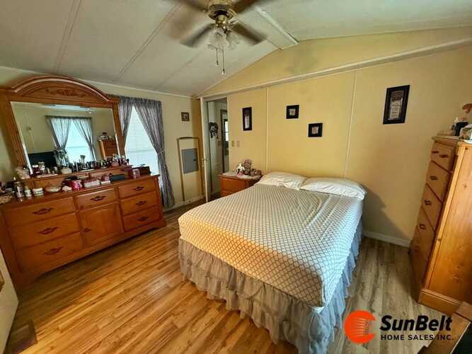 Listing Photo 12