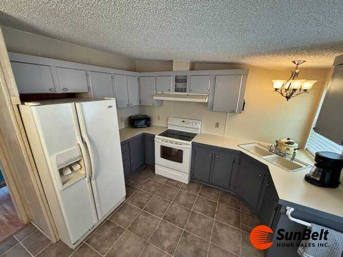 Listing Photo 12