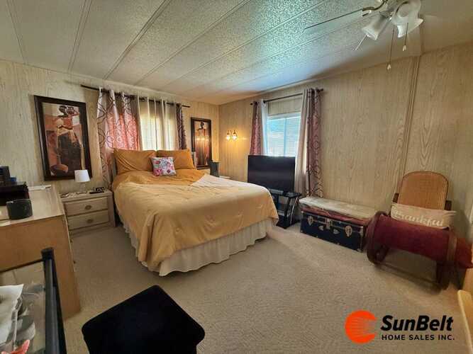Listing Photo 12