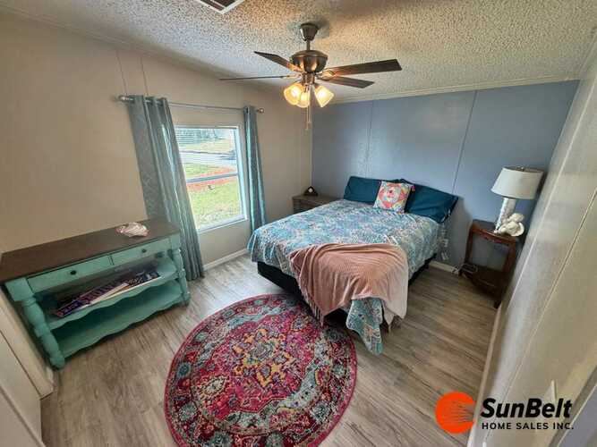 Listing Photo 12