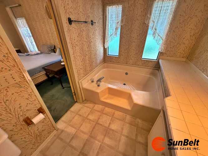 Listing Photo 21
