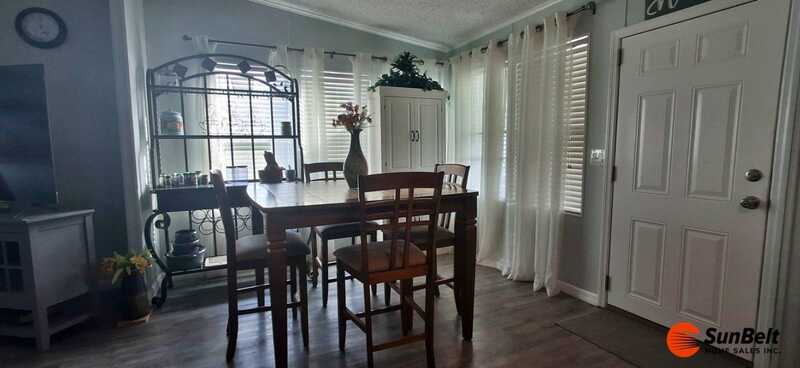 Listing Photo 10