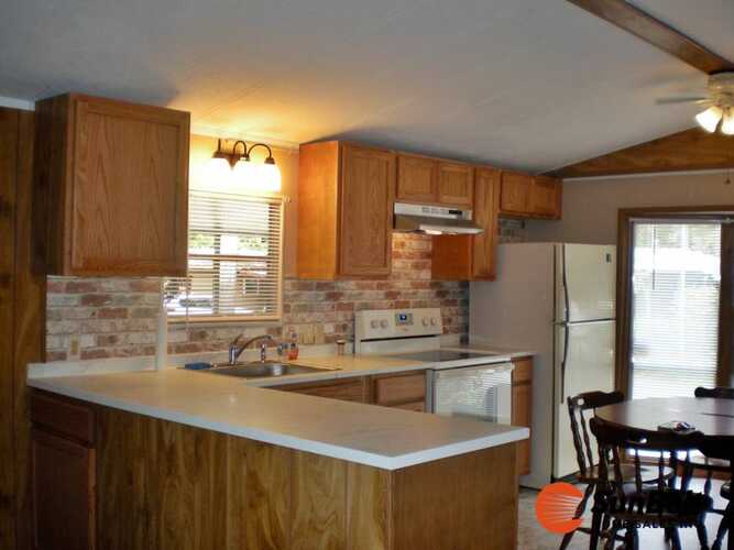 Listing Photo 12