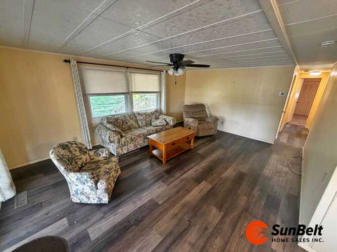 Listing Photo 8